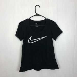 The Nike Tee Athletic Cut Scoop Neck T-Shirt Sz S